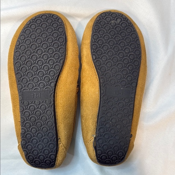 Lucky Brand Micro-Suede Moccasin Slippers, Camel/Tan color, Boys size 13-1, NWOT - Picture 7 of 9